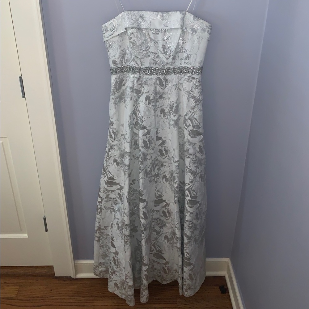 NWOT Carmen Marc Volvo Wedding Dress